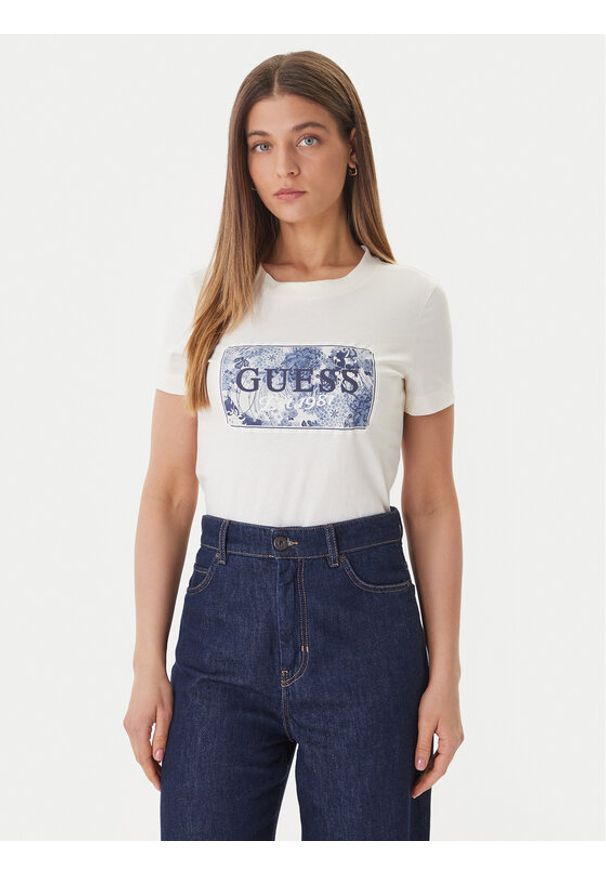 Guess T-Shirt W6GP02 K2753 Écru Regular Fit. Kolor: kremowy. Materiał: bawełna