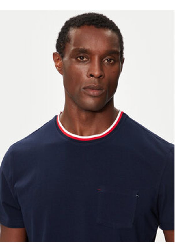 Lacoste T-Shirt TH1726 Granatowy Relaxed Fit. Kolor: niebieski. Materiał: bawełna