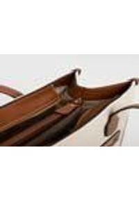 Guess torebka kolor brązowy. Kolor: brązowy. Rodzaj torebki: na ramię #4