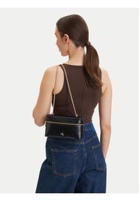 Calvin Klein Torebka Ck Beauty Case On Chain LV04F1134G Czarny. Kolor: czarny. Materiał: skórzane #1