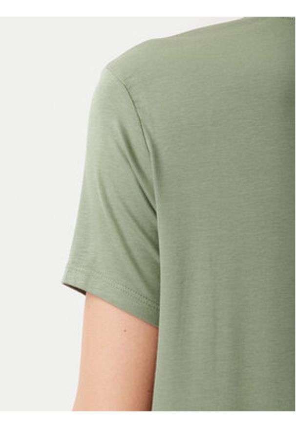 JDY T-Shirt Como 15328940 Zielony Regular Fit. Kolor: zielony. Materiał: wiskoza
