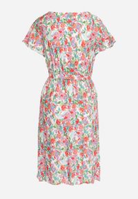 Born2be - Różowo-Niebieska Sukienka Midi z Wiskozowej Tkaniny w Kwiaty Relas. Typ kołnierza: dekolt kopertowy. Kolor: różowy. Materiał: wiskoza, tkanina. Długość rękawa: krótki rękaw. Wzór: kwiaty. Typ sukienki: kopertowe. Styl: wakacyjny. Długość: midi #2