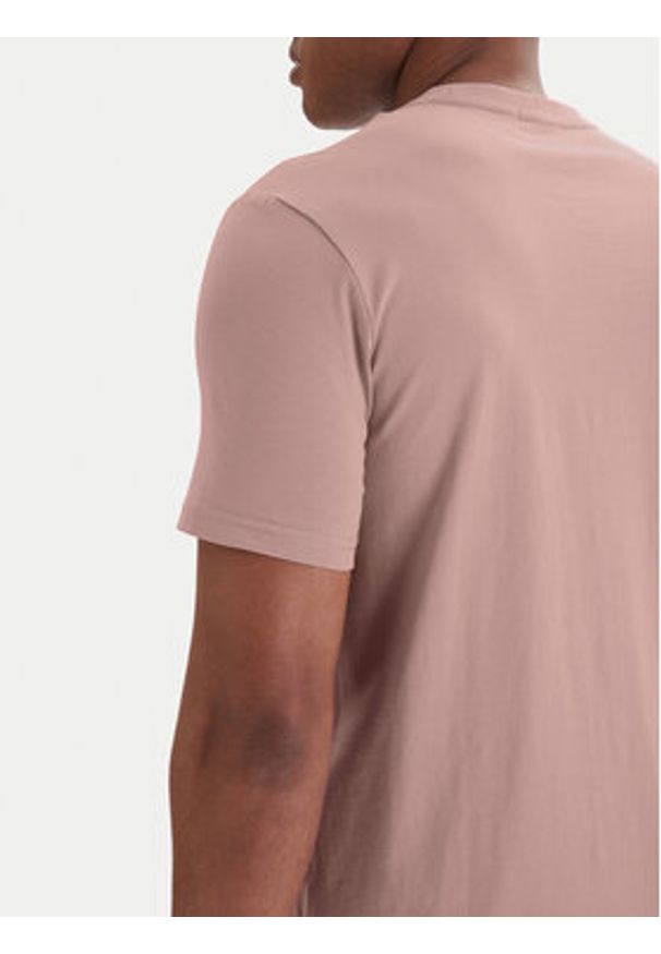 Napapijri T-Shirt Salis NP0A4H8D Różowy Regular Fit. Kolor: różowy. Materiał: bawełna