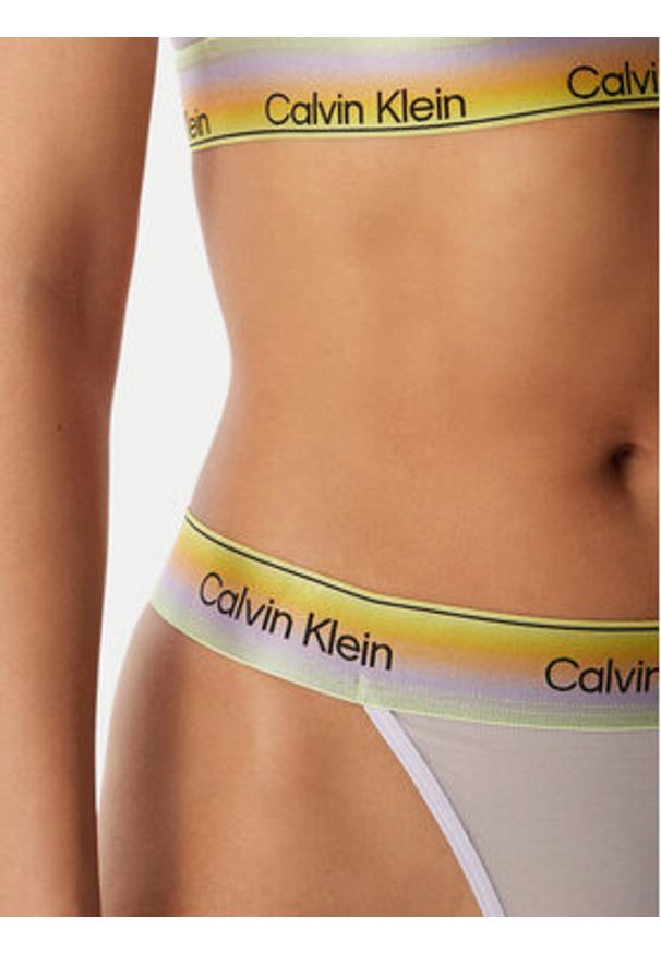 Calvin Klein Underwear Stringi LV00QF8856 Fioletowy jasny. Kolor: fioletowy. Materiał: syntetyk