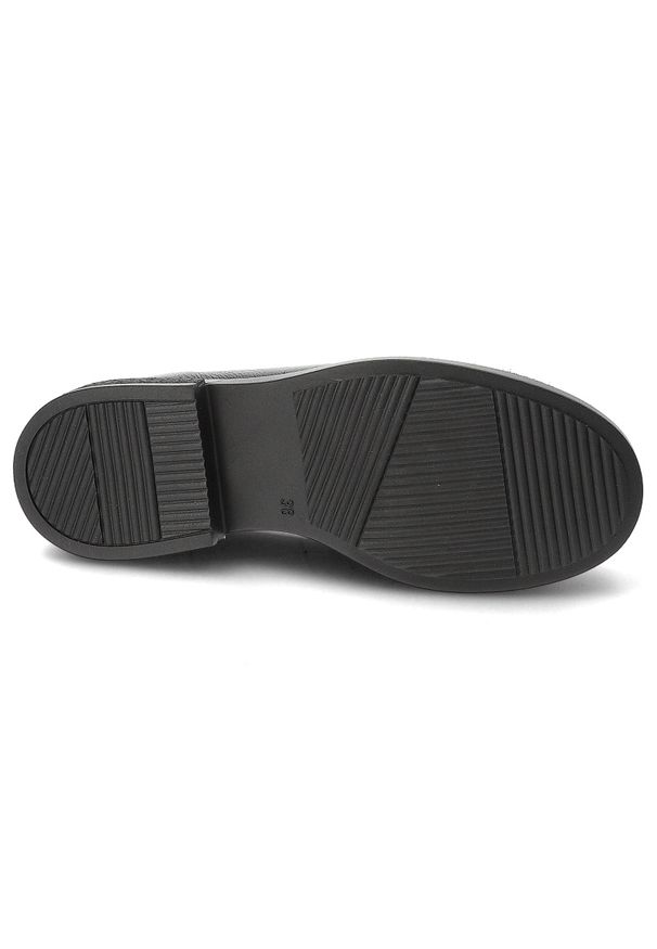 Czarne Półbuty Armodo Wsuwane Obuwie Damskie. Okazja: do pracy, na co dzień. Zapięcie: bez zapięcia. Kolor: czarny. Materiał: skóra. Sezon: lato. Styl: elegancki, casual, klasyczny