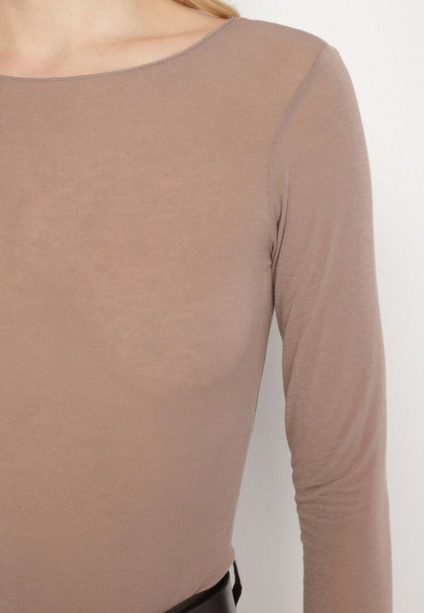 Born2be - Beżowa Wiskozowa Bluzka z Długim Rękawem z Dodatkiem Kaszmiru Uninda. Okazja: na co dzień. Kolor: beżowy. Materiał: wiskoza, kaszmir. Długość rękawa: długi rękaw. Długość: długie. Styl: klasyczny, casual, elegancki