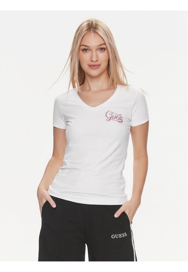 Guess T-Shirt W4RI55 J1314 Biały Slim Fit. Kolor: biały. Materiał: bawełna