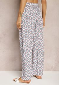 Renee - Jasnoniebieskie Szerokie Spodnie z Gumką w Talii z Wiskozy w Mozaikowy Print Wavelette. Okazja: na co dzień. Stan: podwyższony. Kolor: niebieski. Materiał: wiskoza. Wzór: nadruk. Styl: casual, elegancki