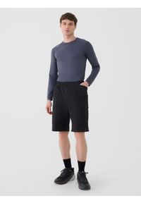 4f - 4F Spodenki casual męskie - czarne 3XL. Kolor: czarny. Materiał: materiał, syntetyk, elastan. Długość: krótkie. Wzór: jednolity