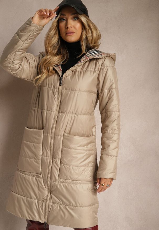 Renee - Beżowa Przejściowa Kurtka z Pikowanymi Przeszyciami i Kapturem Leandwen. Okazja: na co dzień. Kolor: beżowy. Materiał: jeans. Wzór: aplikacja. Styl: casual, elegancki
