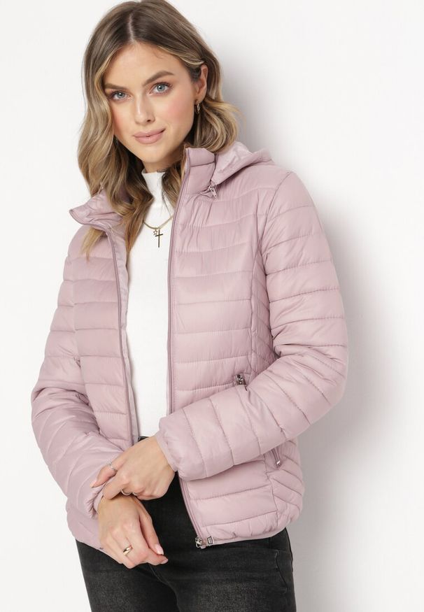 Born2be - Różowa Kurtka Pikowana z Odpinanym Kapturem Nadisna. Okazja: na co dzień. Kolor: różowy. Materiał: jeans. Styl: elegancki, casual