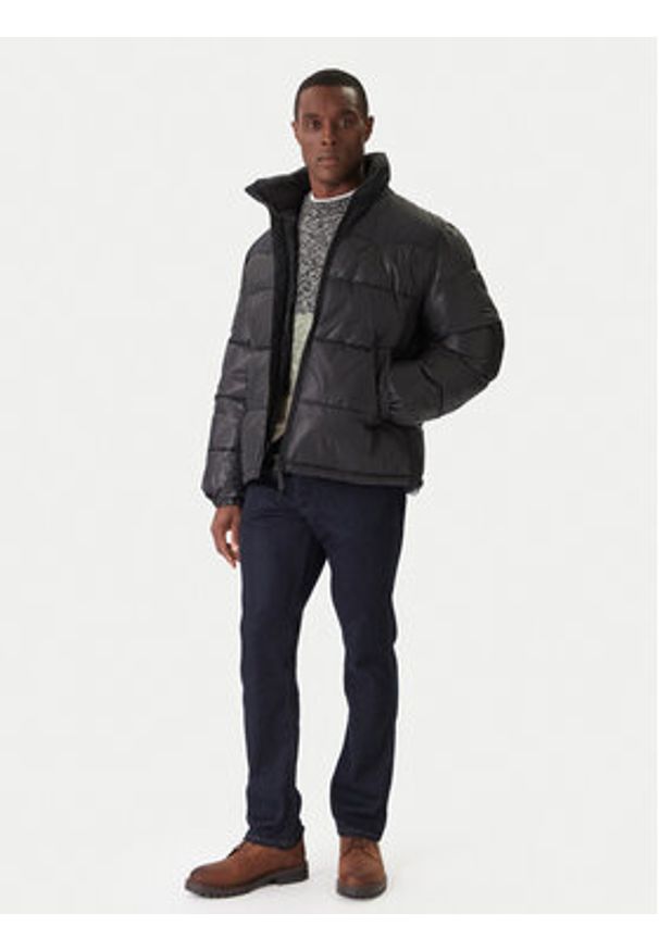 Mustang Kurtka zimowa Oakfield 1016895 Czarny Regular Fit. Kolor: czarny. Materiał: syntetyk. Sezon: zima