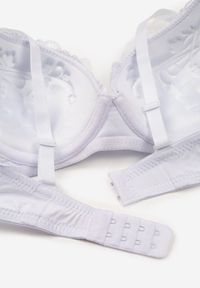 Renee - Biały Biustonosz z Koronką i Kokardką Amirio. Kolor: biały. Materiał: koronka. Rodzaj stanika: odpinane ramiączka. Wzór: koronka