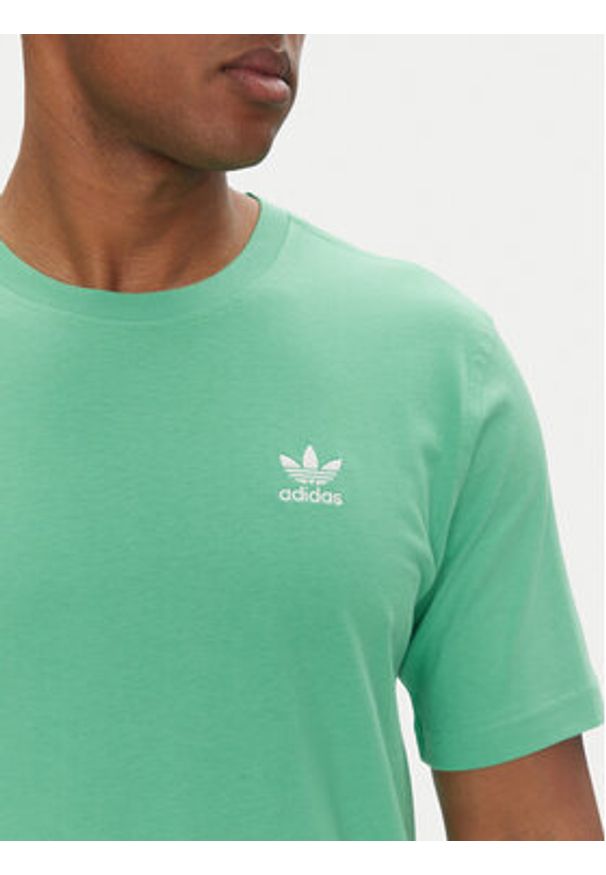 Adidas - adidas T-Shirt Trefoil Essentials JN0235 Zielony Regular Fit. Kolor: zielony. Materiał: bawełna