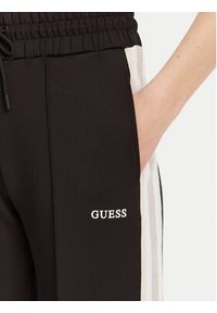 Guess Spodnie dresowe V5GB12 KCRU2 Czarny Regular Fit. Kolor: czarny. Materiał: syntetyk #5