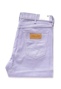 Wrangler - SPODENKI WRANGLER 5 POCKET SHORT HEIRLOOM LILAC W14CLV33C. Materiał: jeans. Wzór: aplikacja