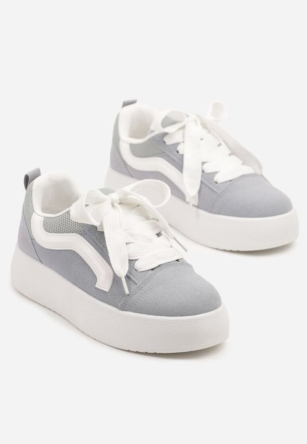 Renee - Jasnoniebieskie Sneakersy Kultowe Tenisówki na Grubej Podeszwie Nurisora. Okazja: na co dzień. Nosek buta: okrągły. Kolor: niebieski. Materiał: jeans. Szerokość cholewki: normalna