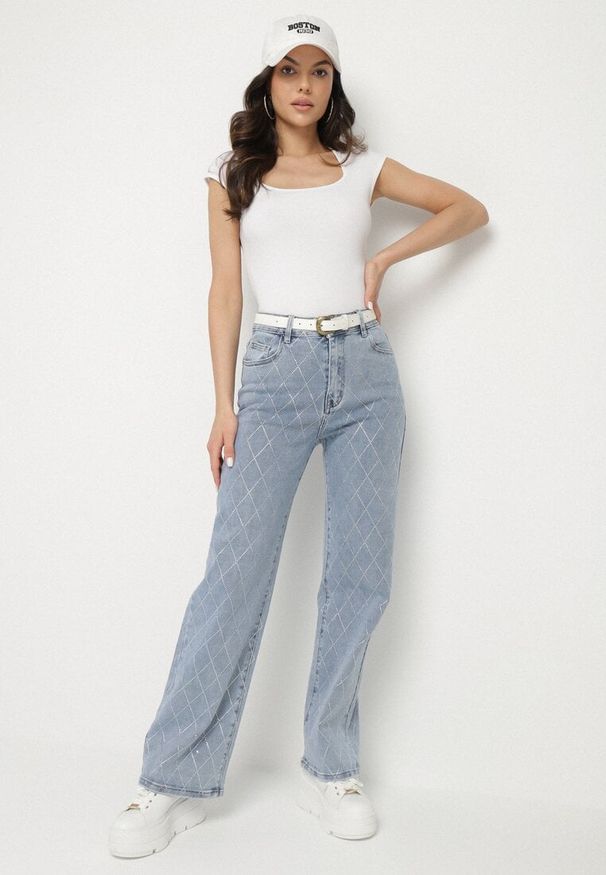 Born2be - Niebieskie Jeansy z Bawełną Szerokie z Cyrkoniami Iskio. Okazja: na co dzień. Kolor: niebieski. Wzór: aplikacja. Styl: casual, elegancki