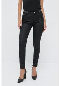 Morgan Spodnie damskie kolor czarny dopasowane medium waist. Kolor: czarny. Materiał: materiał