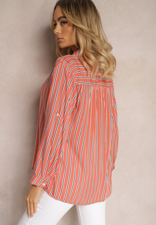 Renee - Pomarańczowa Koszula w Paski z Wiskozy i Trójkątnym Dekoltem Naitria. Kolor: pomarańczowy. Materiał: wiskoza. Wzór: paski