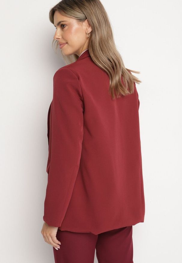 Born2be - Bordowa Klasyczna Marynarka Bez Zapięć z Panterkową Podszewką i Imitacją Kieszeni Torinna. Okazja: na co dzień. Kolor: czerwony. Materiał: jeans. Styl: klasyczny