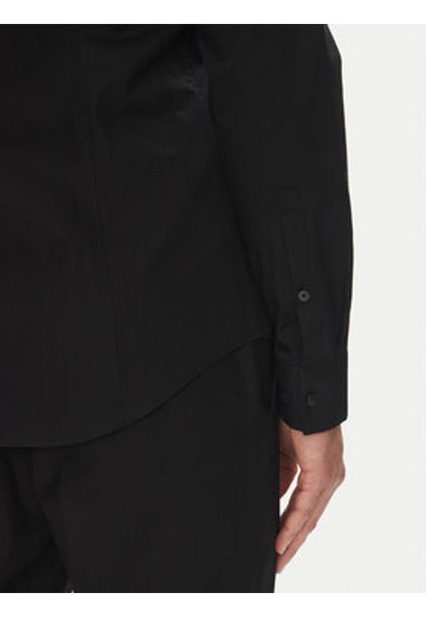 Calvin Klein Koszula Essential LV019EU000 Czarny Slim Fit. Kolor: czarny. Materiał: bawełna