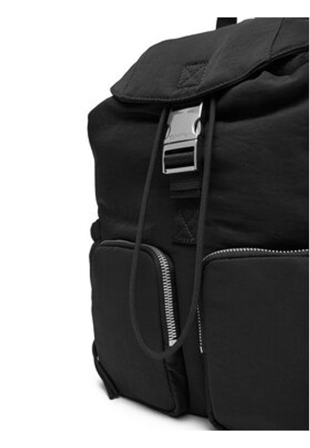 Calvin Klein Plecak LV04K3214G Czarny. Kolor: czarny. Materiał: materiał, nylon