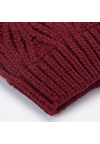 Wittchen - Damska czapka z szerokim ściągaczem. Kolor: czerwony. Materiał: akryl. Wzór: ze splotem. Sezon: zima. Styl: klasyczny