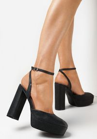 Born2be - Czarne Sandały na Słupku i Platformie z Brokatem Sive. Okazja: na karnawał. Zapięcie: sprzączka. Kolor: czarny. Materiał: materiał. Szerokość cholewki: wąska. Obcas: na platformie #5