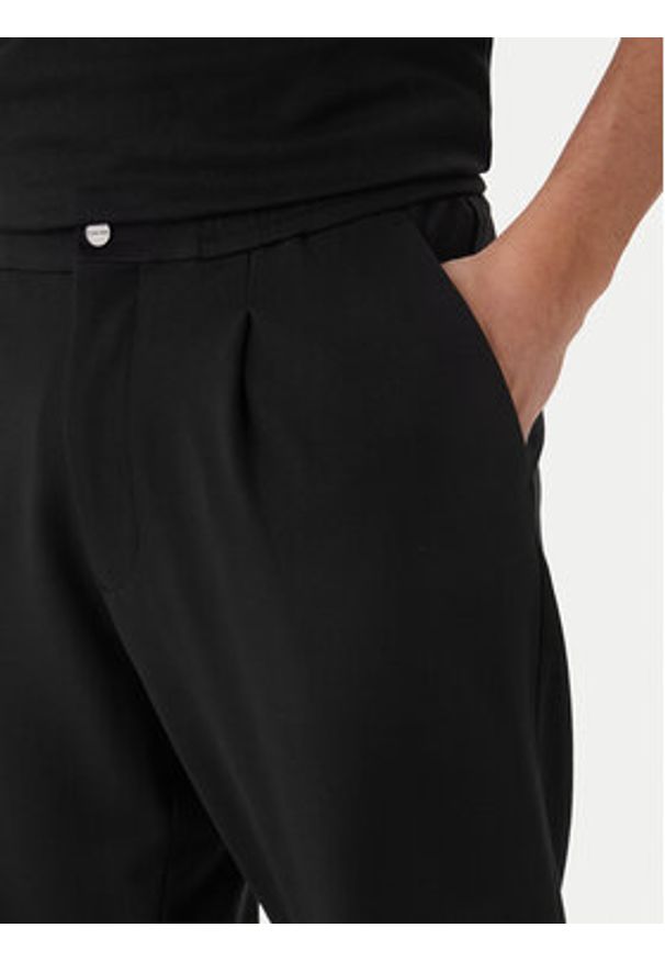 Calvin Klein Spodnie materiałowe LV04LF607G Czarny Tapered Fit. Kolor: czarny. Materiał: wiskoza