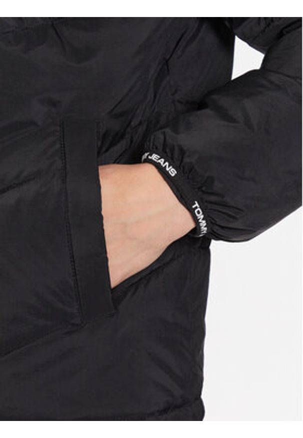 Tommy Jeans Kurtka przejściowa Tape Detail DM0DM16578 Czarny Regular Fit. Kolor: czarny. Materiał: syntetyk