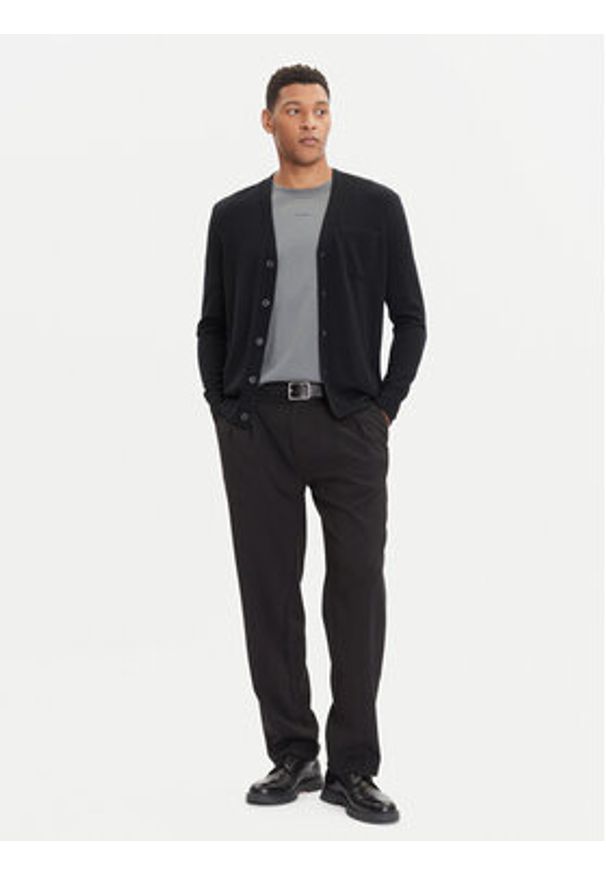 Marc O'Polo Kardigan 529 5063 61042 Czarny Regular Fit. Typ kołnierza: polo. Kolor: czarny. Materiał: wełna