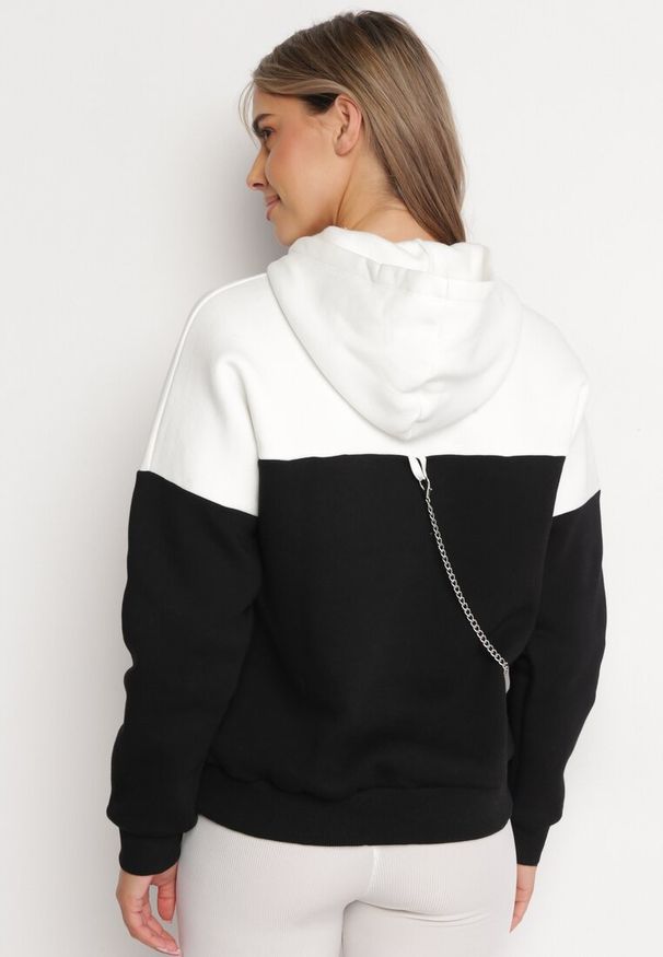 Born2be - Czarna Bluza z Kapturem i Ozdobnym Łańcuszkiem Umabelle. Typ kołnierza: kaptur. Kolor: czarny. Materiał: polar, bawełna, tkanina