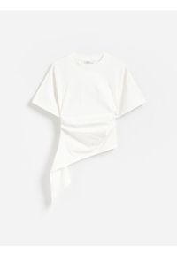 Reserved - T-shirt z asymetrycznym dołem - biały. Kolor: biały. Materiał: bawełna #1