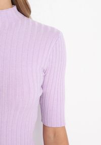 Born2be - Fioletowy Sweter Golf w Szerokie Prążki z Krótkimi Rękawami Alexzandre. Typ kołnierza: golf. Kolor: fioletowy. Długość rękawa: krótki rękaw. Długość: krótkie. Wzór: prążki. Sezon: wiosna, jesień, zima #4