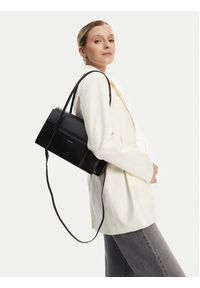 Calvin Klein Torebka Ck Linn Shoulder Bag K60K613111 Czarny. Kolor: czarny. Materiał: skórzane