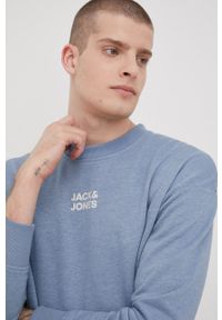 Jack & Jones bluza męska kolor fioletowy z nadrukiem. Kolor: niebieski. Wzór: nadruk