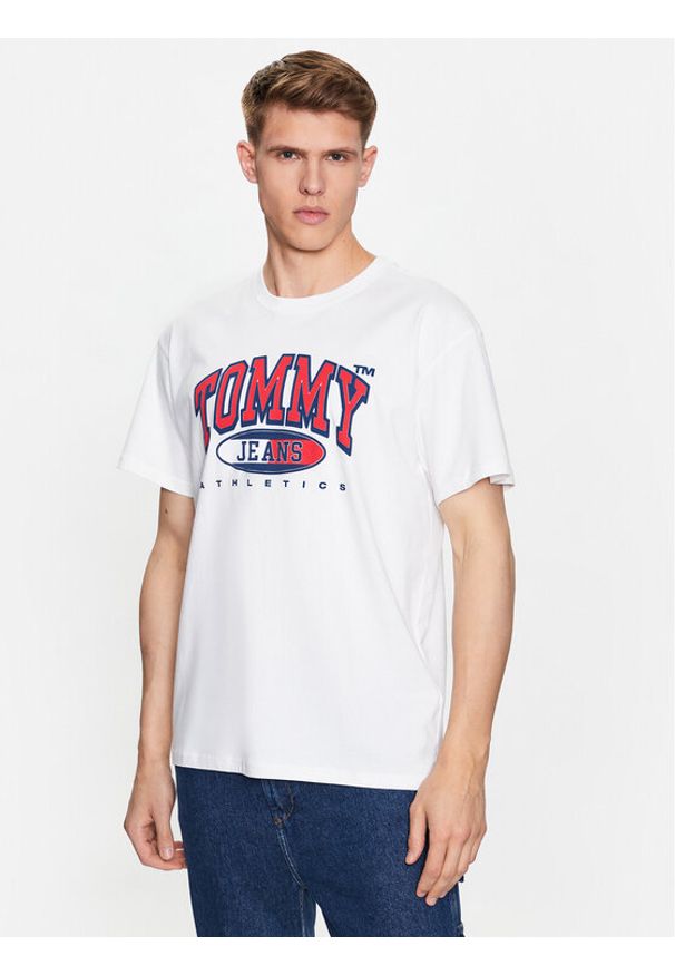 Tommy Jeans T-Shirt DM0DM16407 Biały Relaxed Fit. Kolor: biały. Materiał: bawełna