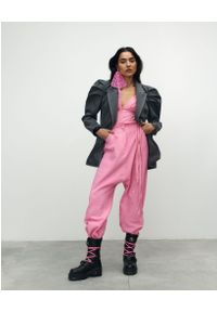 VICHER - Różowe spodnie jeansowe RIVERA. Stan: podwyższony. Kolor: różowy, wielokolorowy, fioletowy. Wzór: paski #2