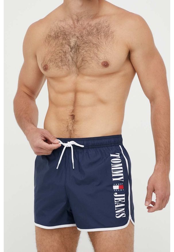 TOMMY HILFIGER - Tommy Hilfiger szorty kąpielowe kolor granatowy. Kolor: niebieski. Materiał: poliester