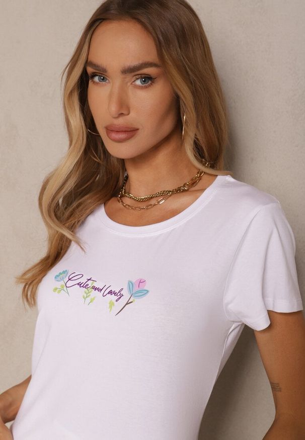 Renee - Biały T-shirt z Bawełny z Nadrukiem Zarive. Okazja: na co dzień. Kolor: biały. Materiał: bawełna. Wzór: nadruk. Styl: casual