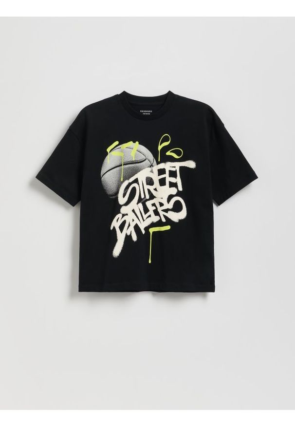 Reserved - Bawełniany t-shirt z nadrukiem - czarny. Kolor: czarny. Materiał: bawełna. Wzór: nadruk