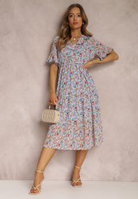 Renee - Jasnoniebieska Sukienka Fry. Okazja: na co dzień, na imprezę. Kolor: niebieski. Wzór: kwiaty. Sezon: lato. Typ sukienki: rozkloszowane. Styl: klasyczny, casual. Długość: midi