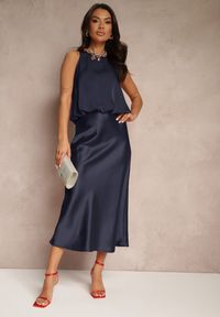 Renee - Granatowa Spódnica Satynowa High Waist Pillizze. Okazja: na co dzień. Stan: podwyższony. Kolor: niebieski. Materiał: satyna. Styl: casual, elegancki