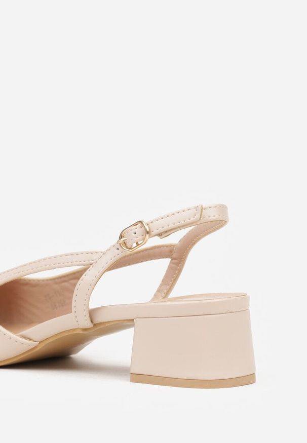 Born2be - Beżowe Eleganckie Sandały na Klockowym Obcasie z Lakierowanym Noskiem Brizthine. Okazja: na co dzień, na spotkanie biznesowe, do pracy. Zapięcie: pasek. Kolor: beżowy. Materiał: lakier. Obcas: na obcasie. Styl: elegancki. Wysokość obcasa: średni