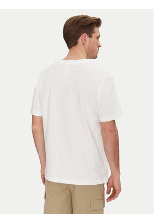 New Balance T-Shirt MT51978 Biały Relaxed Fit. Kolor: biały. Materiał: bawełna