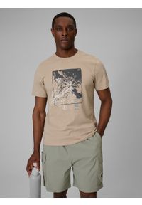4f - 4F T-shirt regular z nadrukiem męski - beżowy S. Okazja: na co dzień. Kolor: beżowy. Materiał: bawełna, materiał, dzianina. Wzór: nadruk. Styl: casual #1