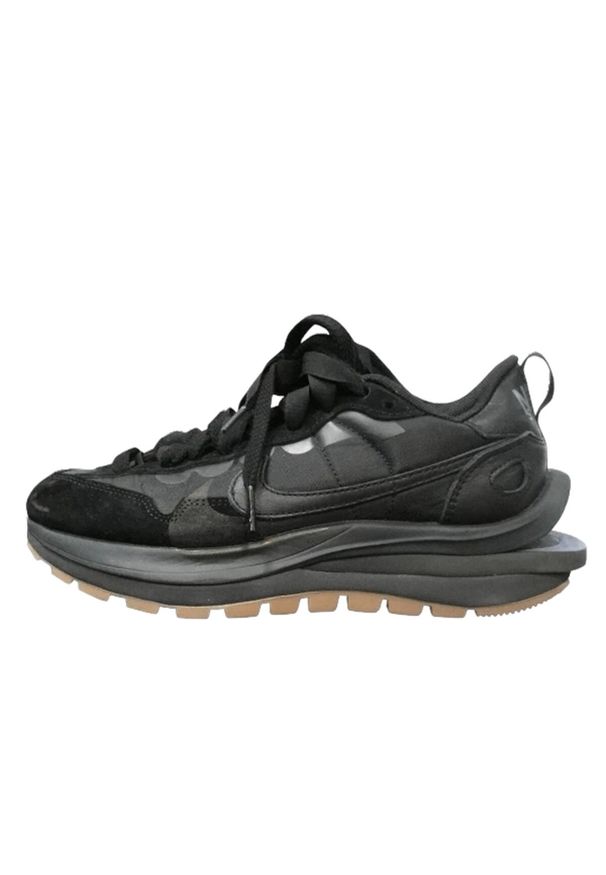 Buty do chodzenia dla dorosłych Nike Vaporwaffle Sacai Black Gum. Kolor: czarny. Materiał: guma. Sport: turystyka piesza