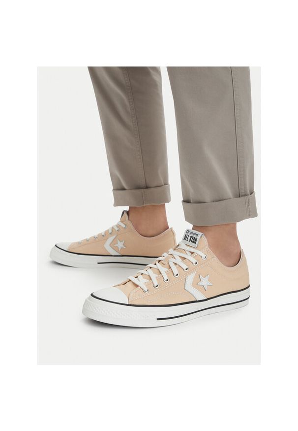 Trampki Converse. Kolor: beżowy