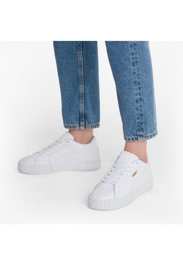 Buty do chodzenia damskie Puma CALI STAR. Kolor: biały, wielokolorowy. Materiał: tkanina, materiał, skóra, syntetyk. Sport: turystyka piesza
